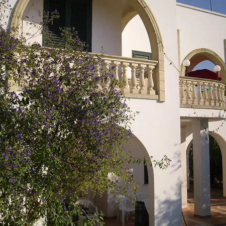 Semesterbostad Salentiggiano Ulivi Corsano (Apulia)